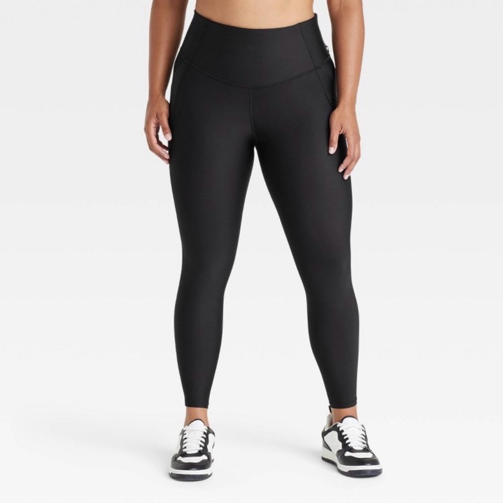 Women's Effortless Support High-Rise Pocketed 7/8 Leggings - Picture 2 of 7